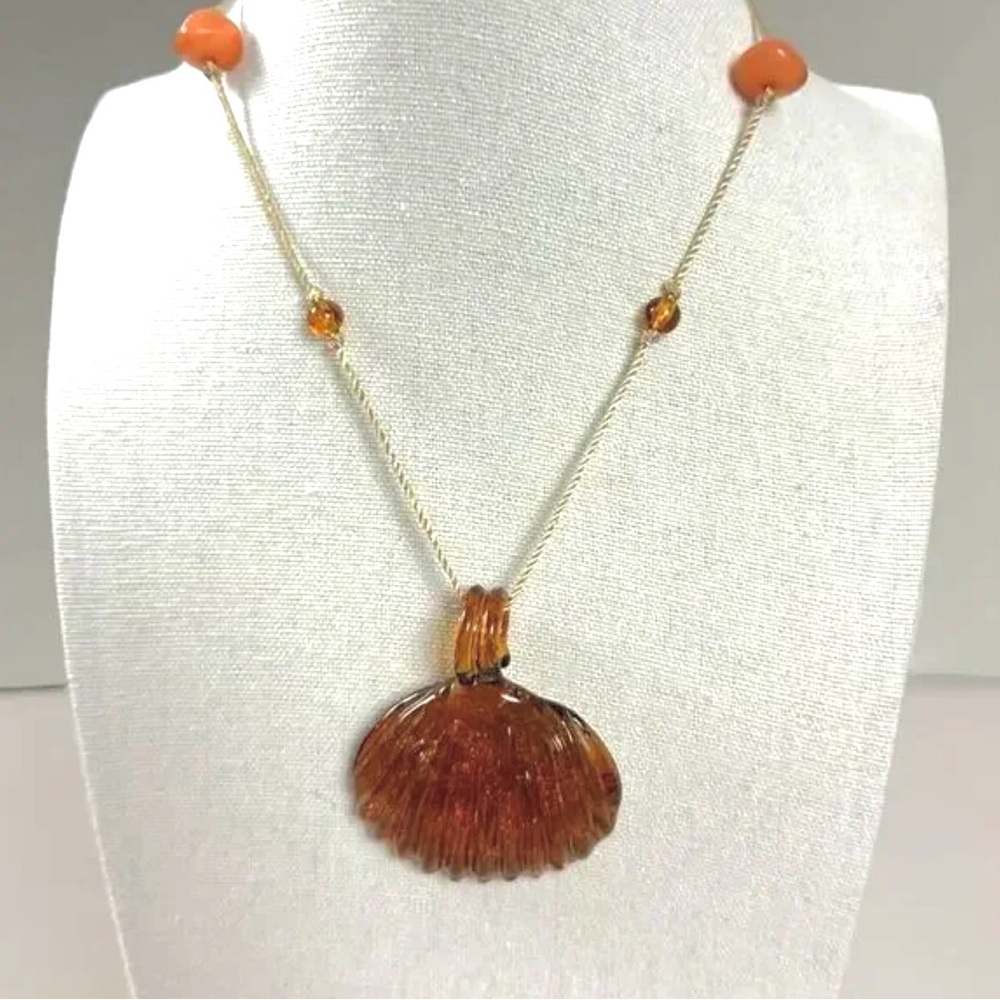 NWT Free People Orange Shell Pendant Necklace